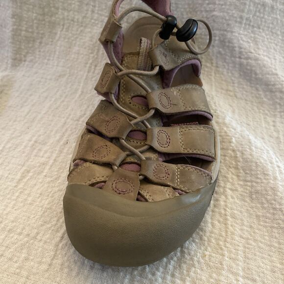 Keen Newport Women’s Size 10 Closed Toe Sandals Walking Beach Adjustable Bungee - Picture 11 of 16